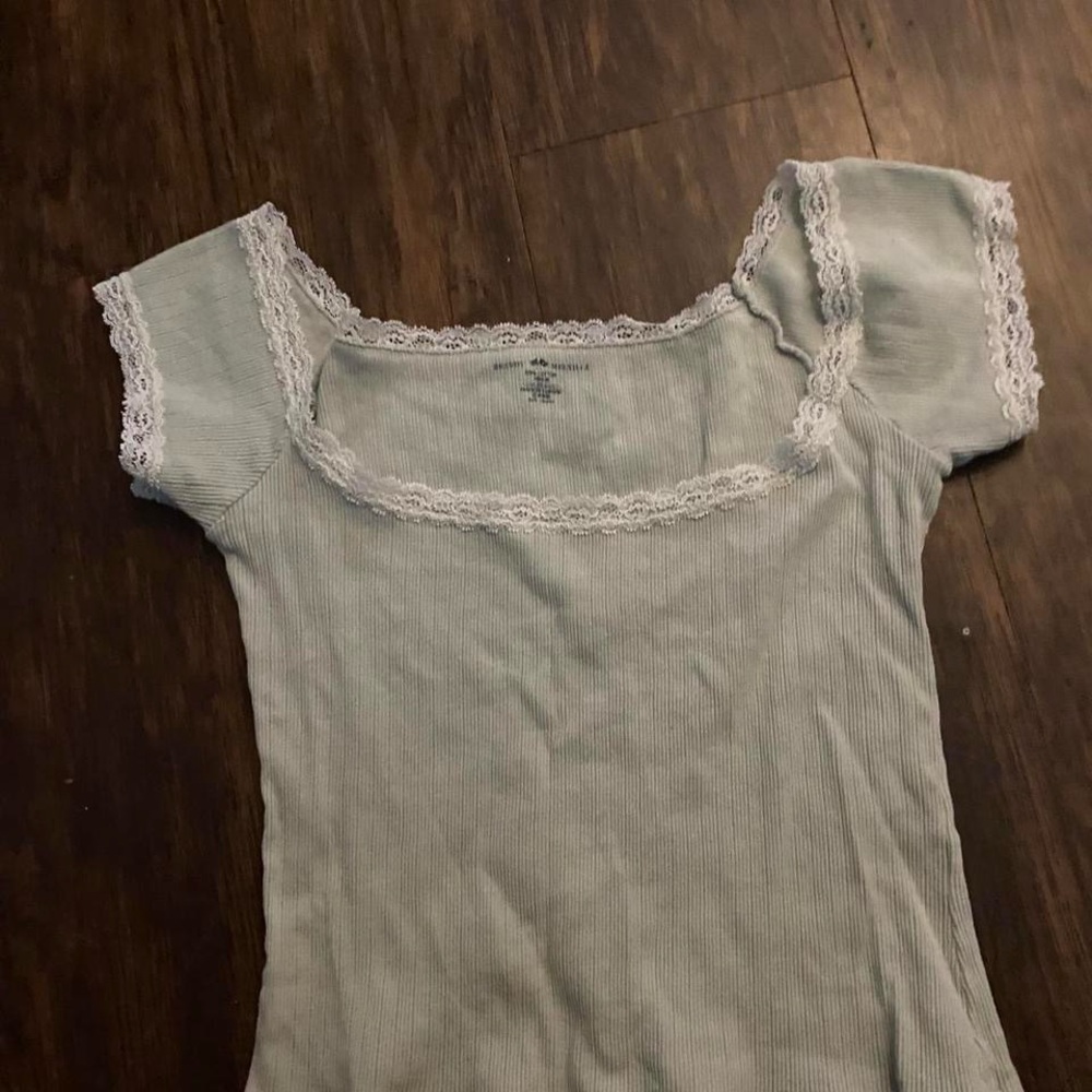 Brandy Melville Eden top